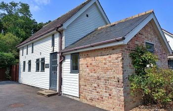 Little Dunley - Lake View Holiday Home
