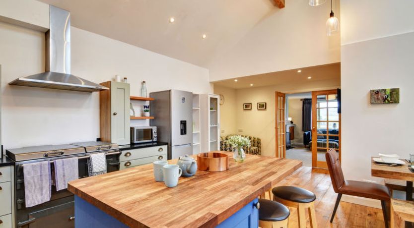 Photo of Heather Lea