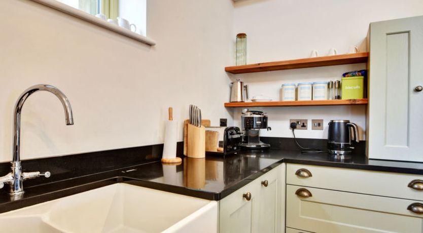 Photo of Heather Lea