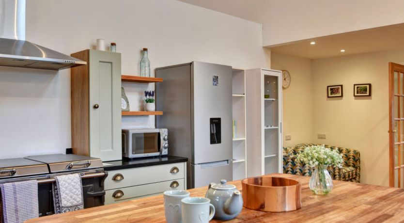 Photo of Heather Lea