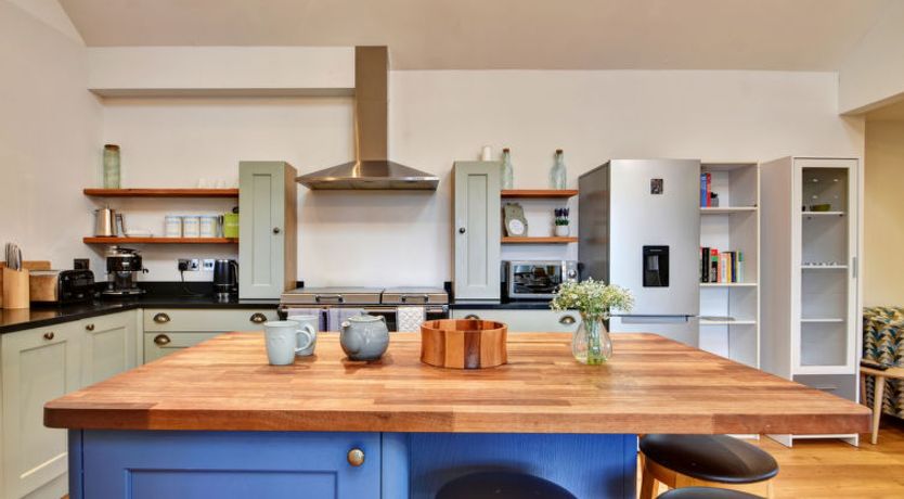 Photo of Heather Lea