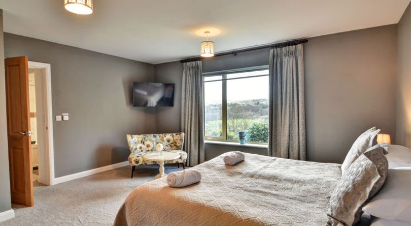 Photo of Heather Lea