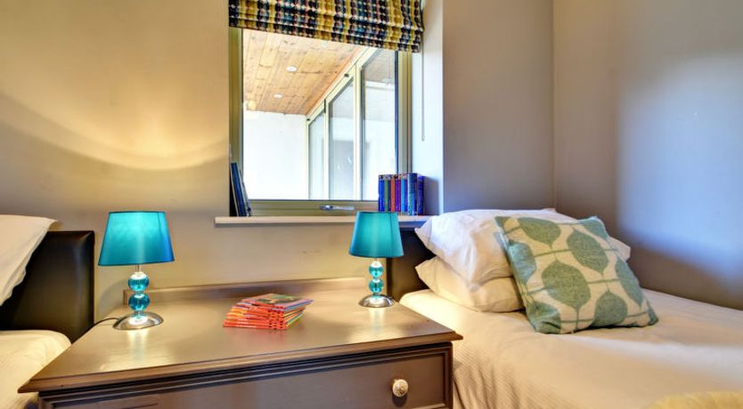 Photo of Heather Lea