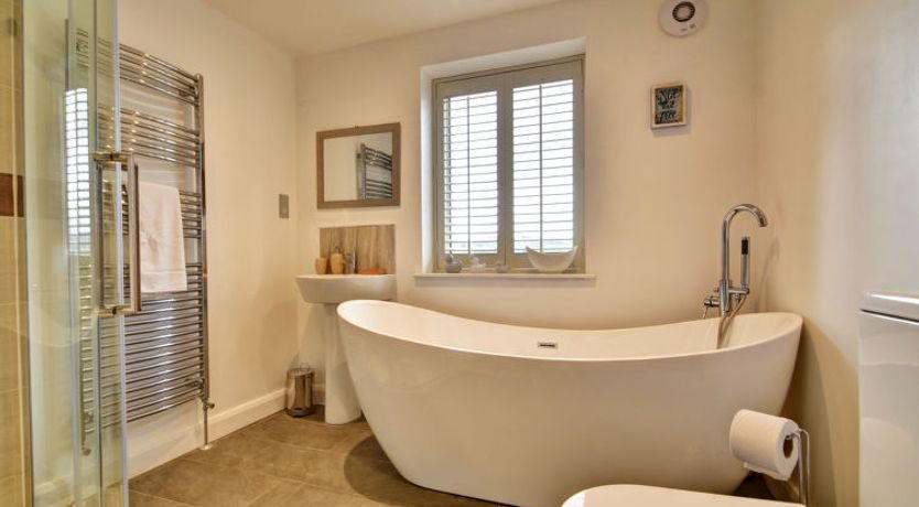 Photo of Heather Lea