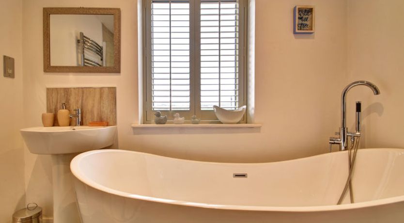 Photo of Heather Lea