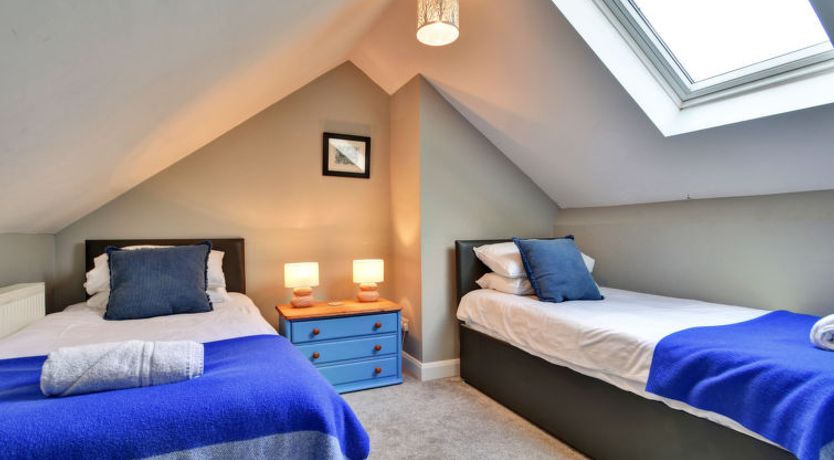 Photo of Heather Lea