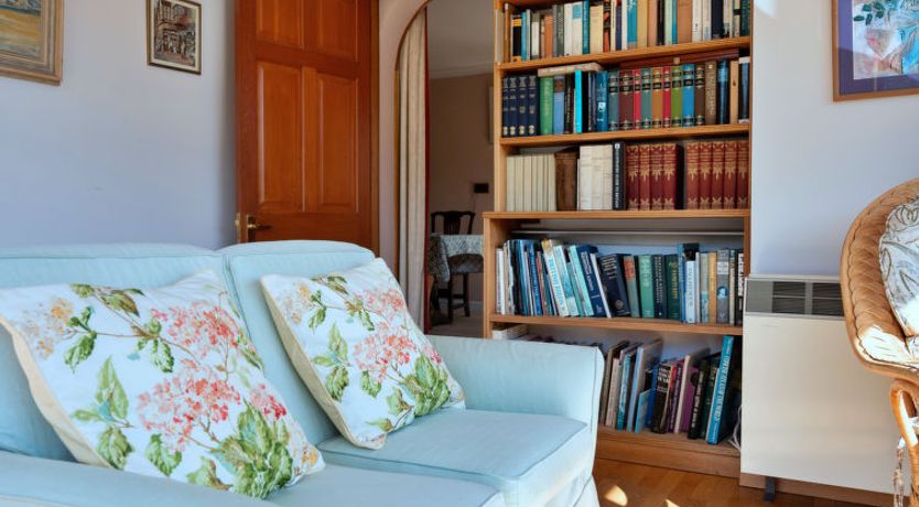 Photo of Cwmfron House