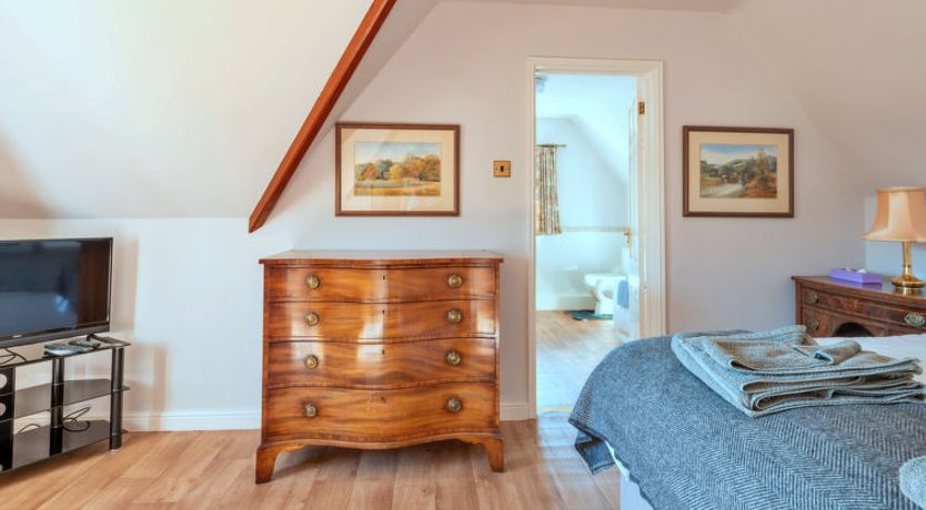 Photo of Cwmfron House