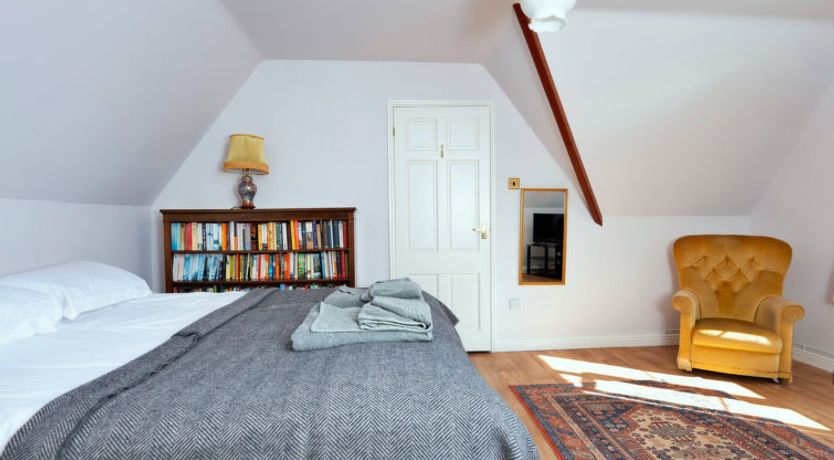 Photo of Cwmfron House