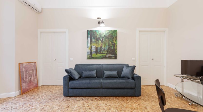 Photo of Milanese Aura