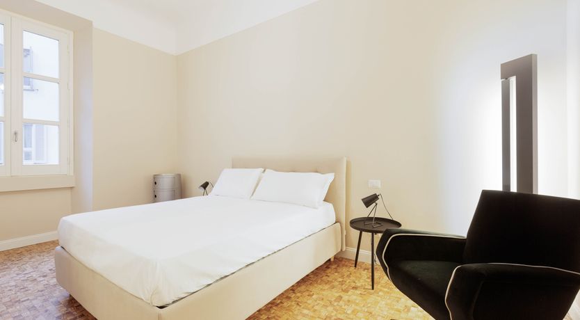 Photo of Milanese Aura