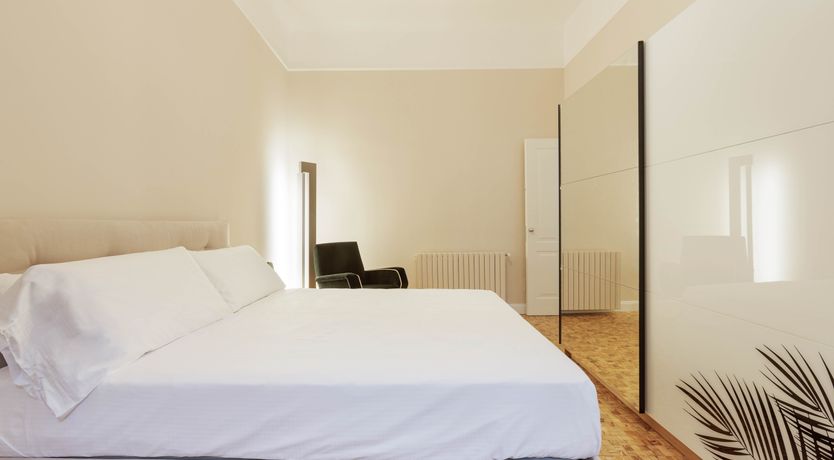 Photo of Milanese Aura