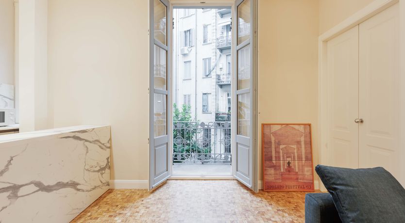 Photo of Milanese Aura