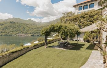 Golden Villa Holiday Home