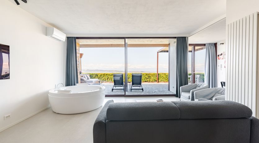 Photo of Opulent Panorama