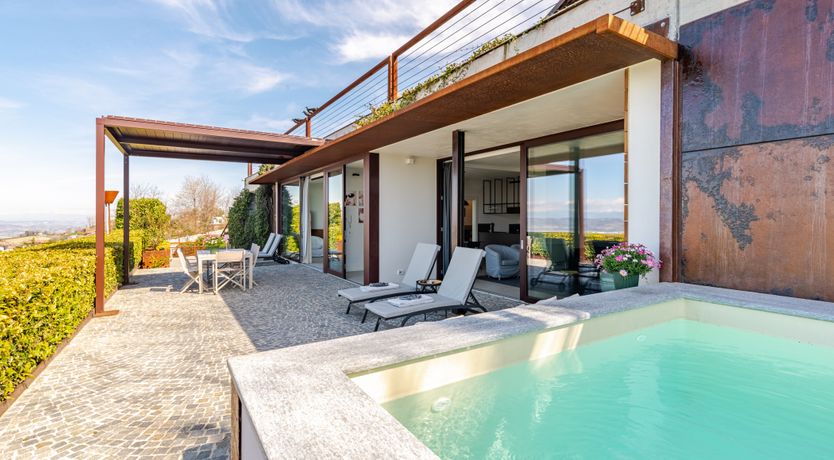 Photo of Opulent Panorama