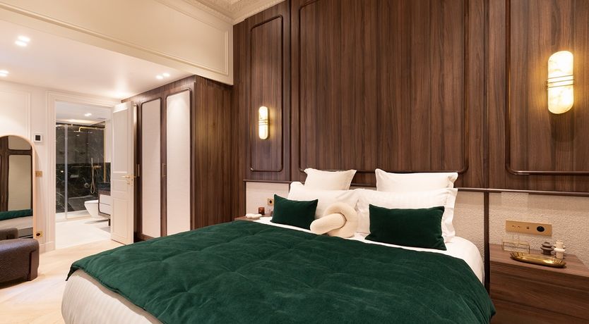 Photo of Luminous Paris