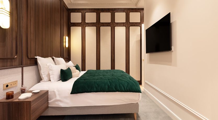 Photo of Luminous Paris