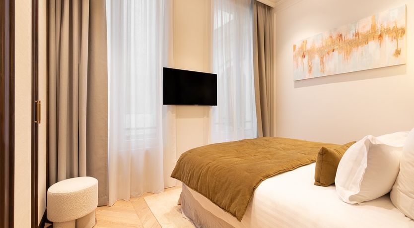 Photo of Luminous Paris