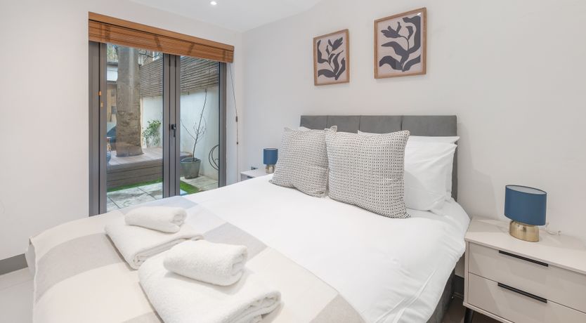 Photo of Kensington Green