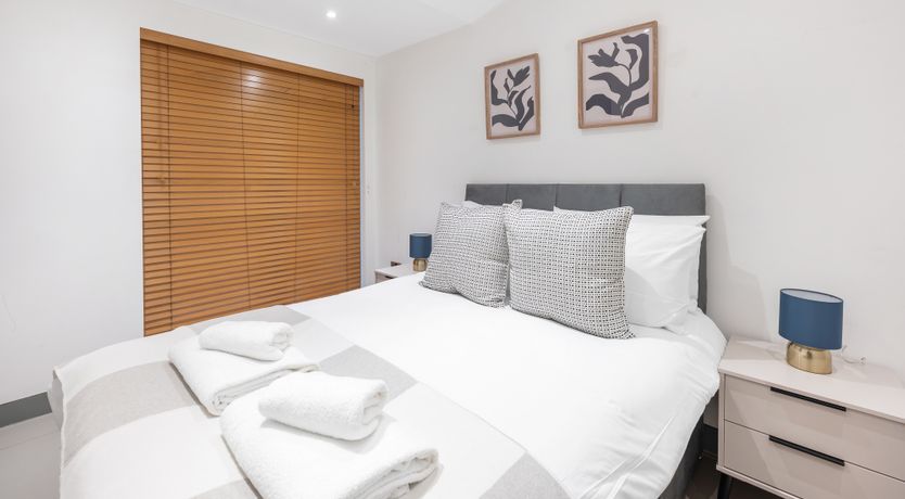 Photo of Kensington Green