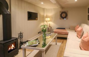 Stow Cottage Holiday Home