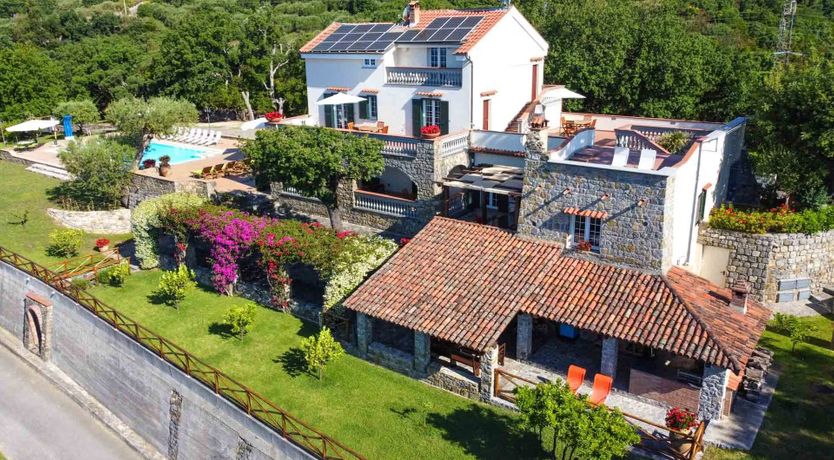 Photo of Vibonati Jewel