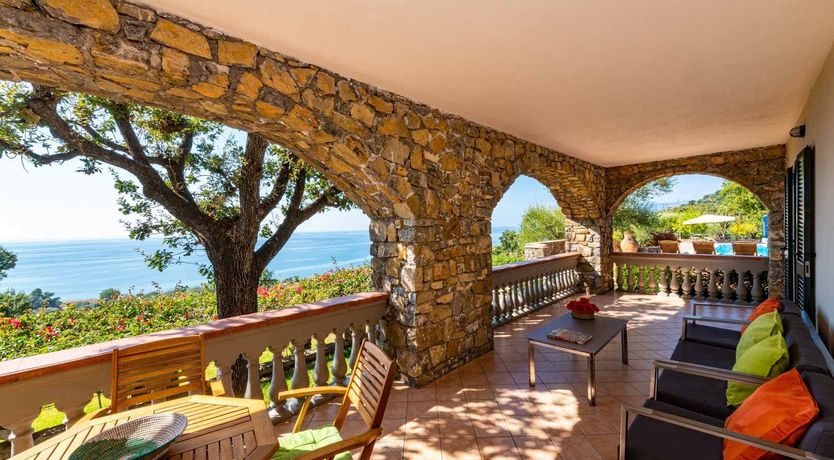 Photo of Vibonati Jewel