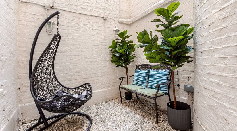 Photo of Palaces & Gardens