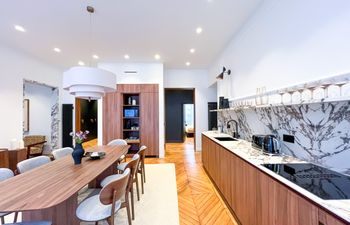 Champs-Élysées Luxury Holiday Home
