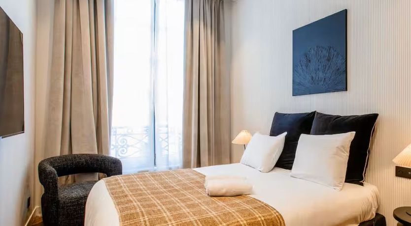 Photo of Champs-Élysées Luxury