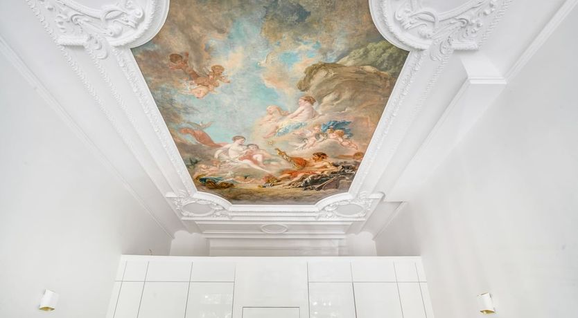 Photo of Elegant Outlook