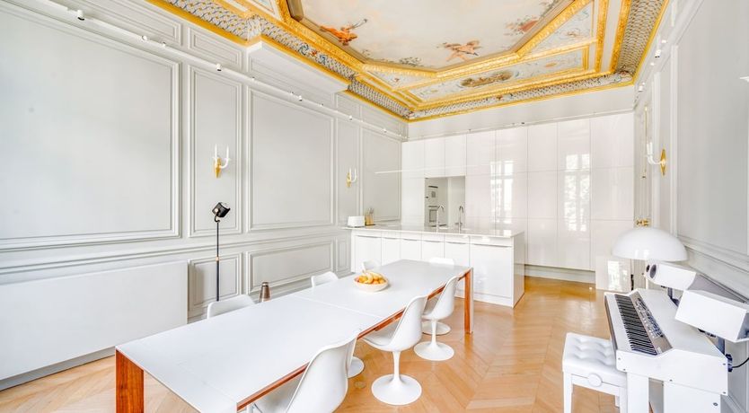 Photo of Elegant Outlook