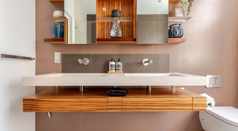 Photo of Victoria's Crown