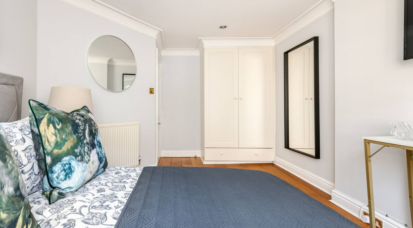 Photo of Victoria's Crown