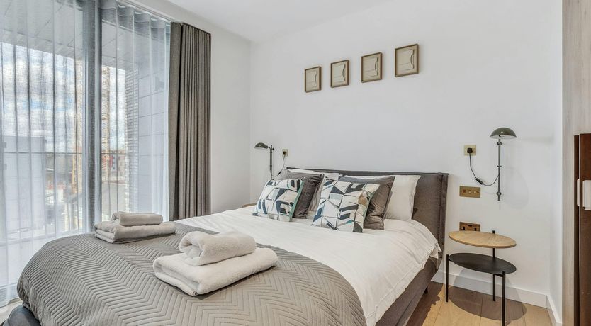 Photo of Royal Cross