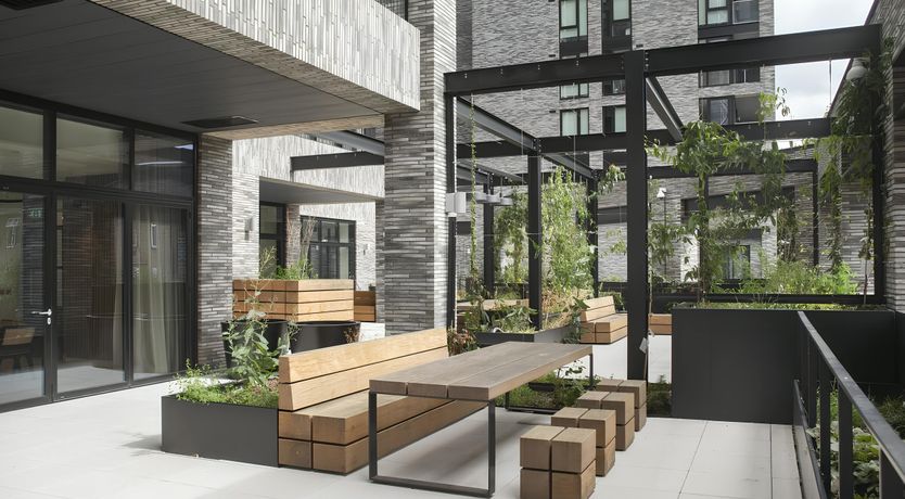 Photo of Royal Cross