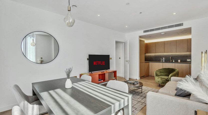 Photo of Royal Cross