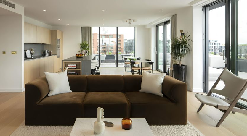 Photo of Royal Cross