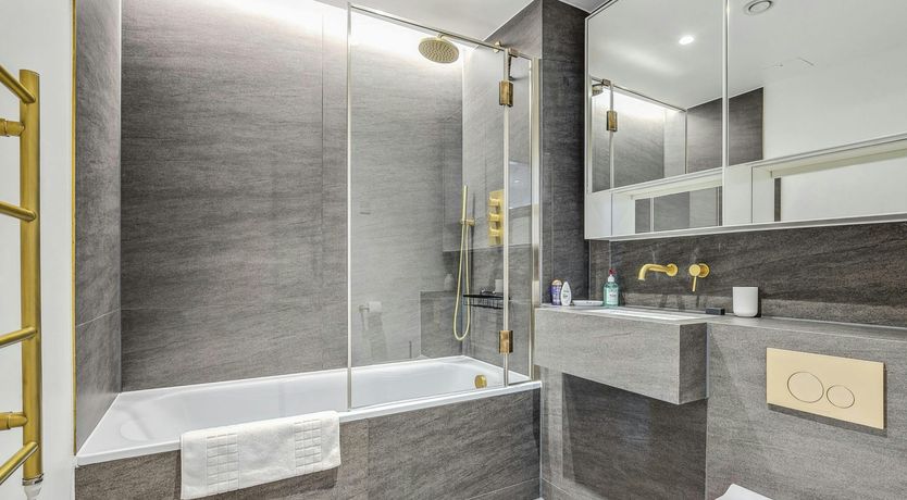 Photo of Royal Cross