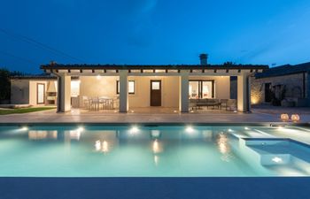 Opal Oasis Holiday Home