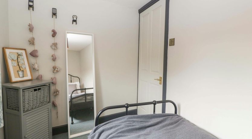 Photo of Cotswold Courtyard Garden