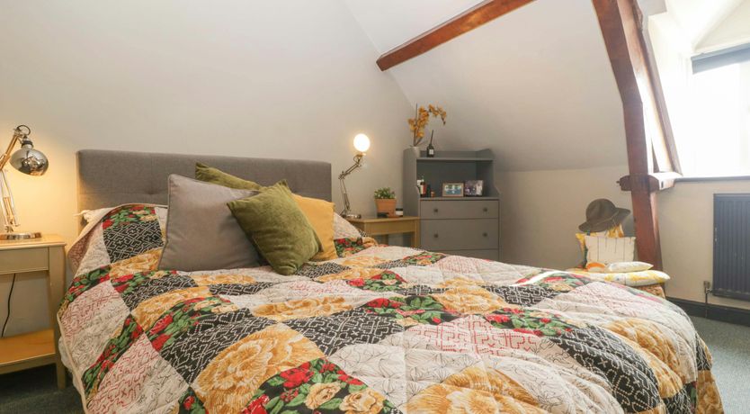 Photo of Cotswold Courtyard Garden