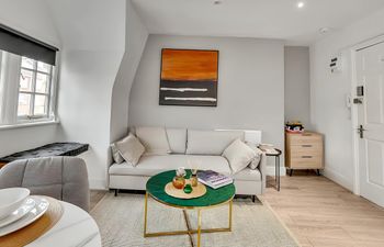 Kensington Delight Holiday Home