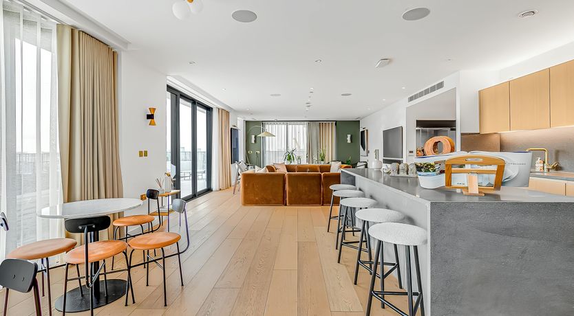 Photo of The King's Crossing