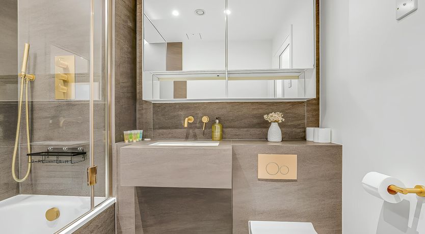 Photo of The King's Crossing