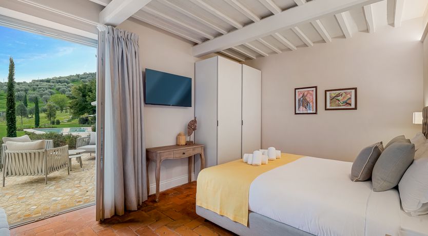 Photo of Graceful View