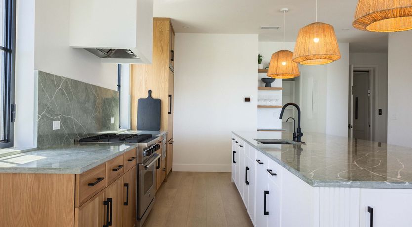 Photo of Waterfront Pearl