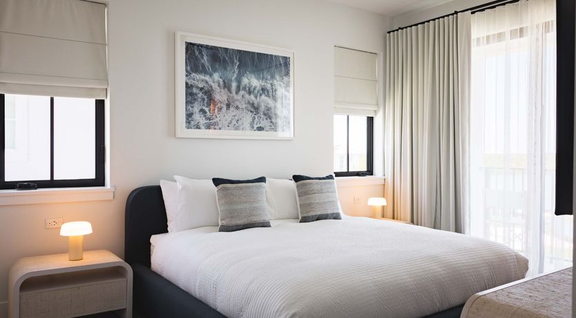 Photo of Waterfront Pearl