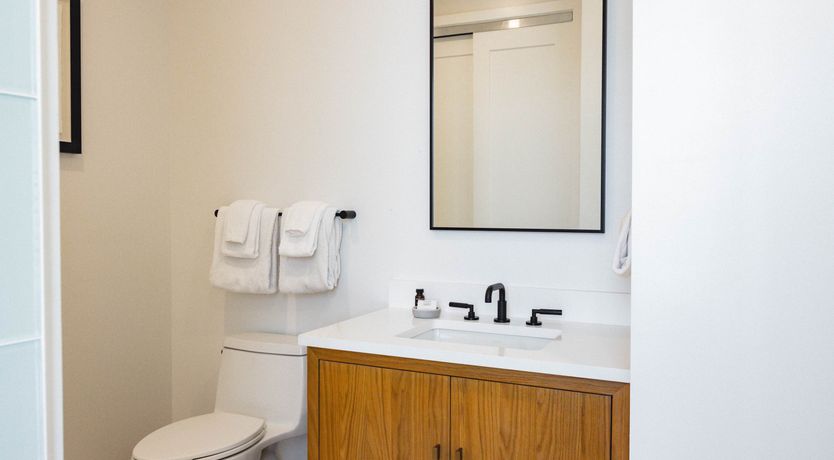 Photo of Waterfront Pearl